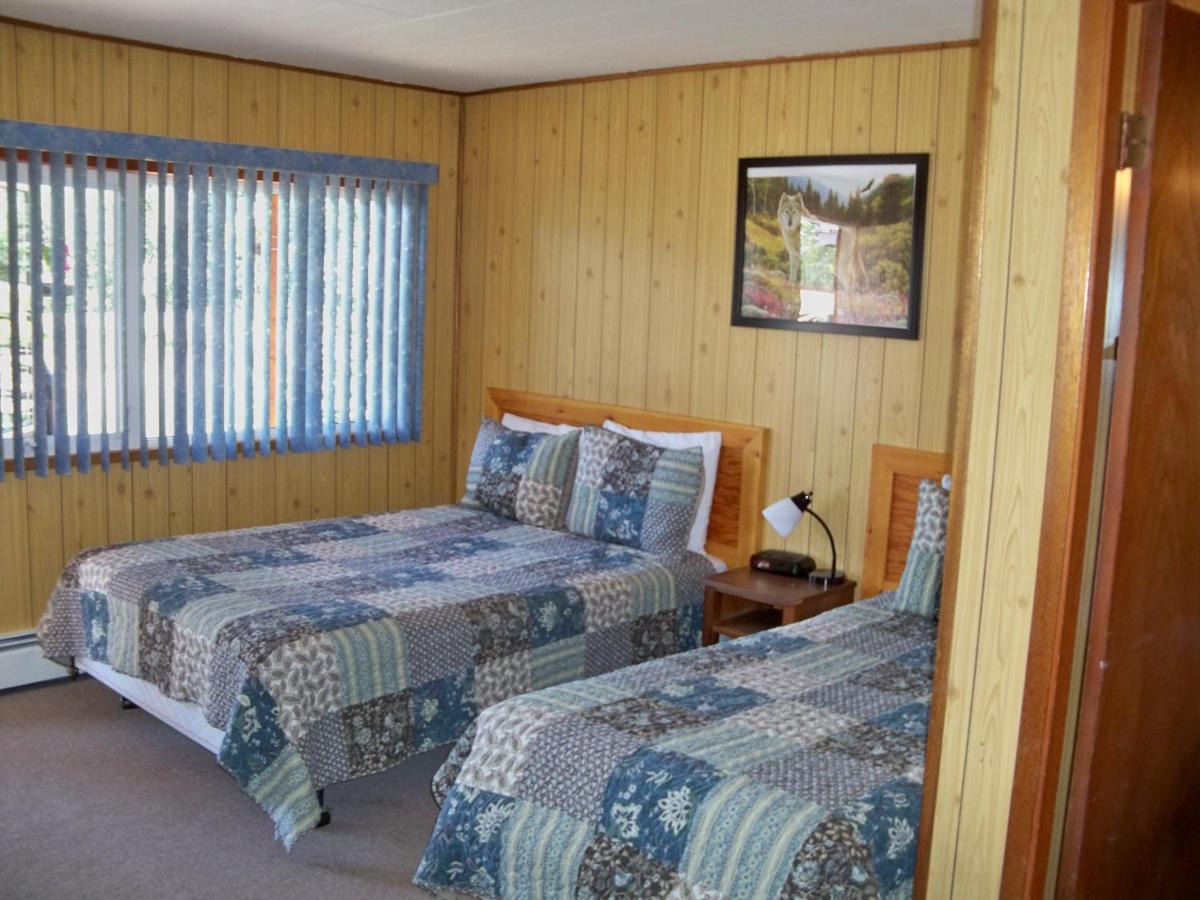 Stardust Motel Haines Junction Bagian luar foto