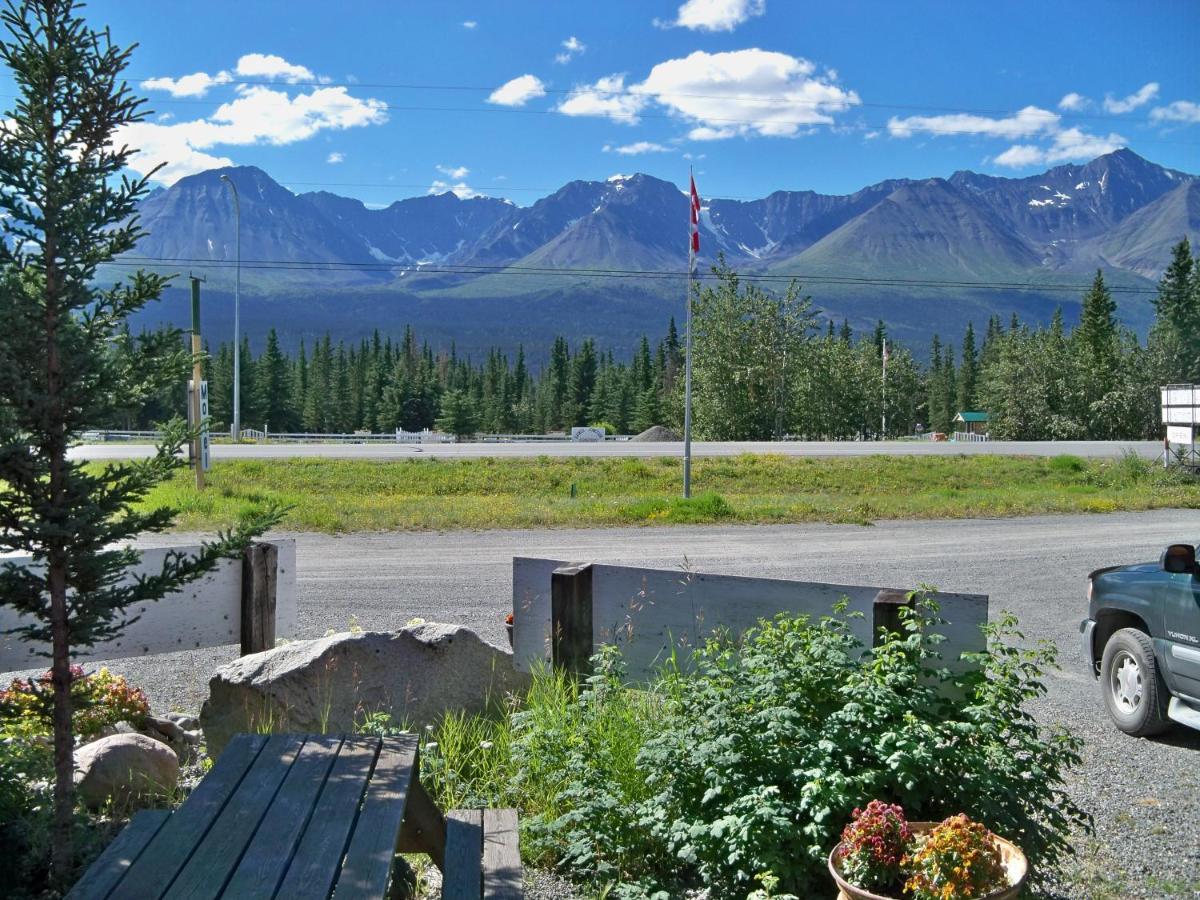 Stardust Motel Haines Junction Bagian luar foto