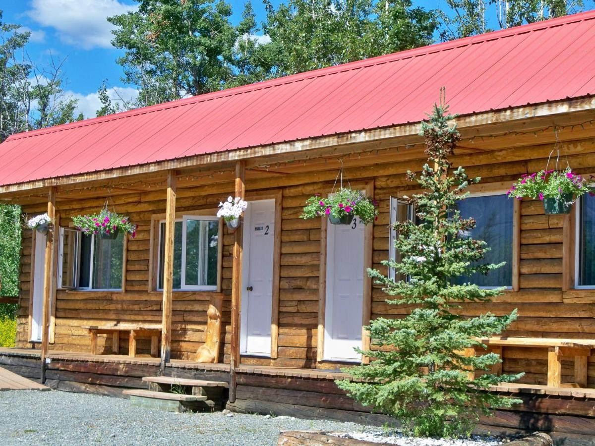 Stardust Motel Haines Junction Bagian luar foto
