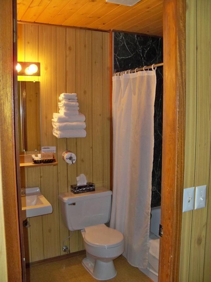 Stardust Motel Haines Junction Bagian luar foto
